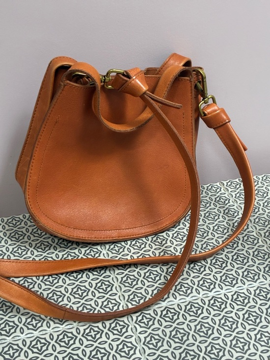 Madewell Handbags - Madewell Saddle Crossbody in Cognac Brown Leather